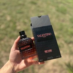 Valentino uomo born in roma