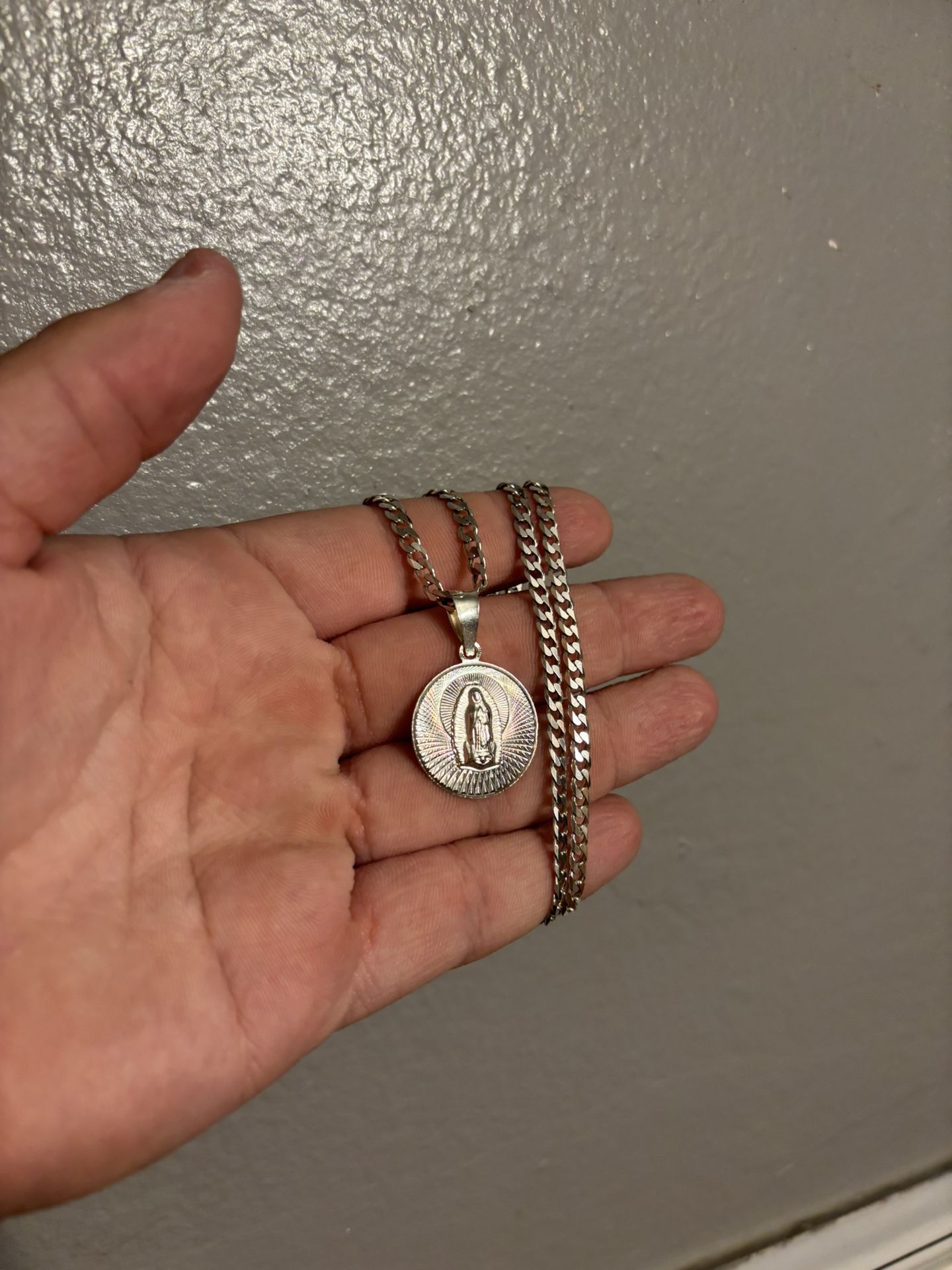 925 Silver Chain With Virgin Mary Pendant.