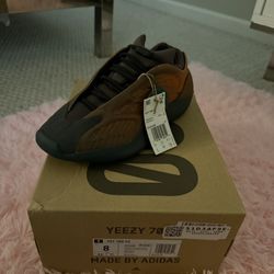 Yezzy Men’s 8 