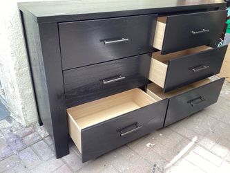 6 DRAWERS DRESSER