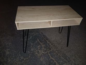Desk retailed about 90 bucks  asking 25