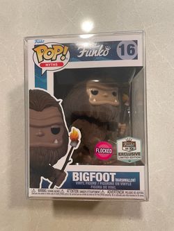 Flocked Bigfoot & Marshmallow Funko Pop *MINT* Funko HQ Exclusive Myths 16 with protector Headquarters Yeti S’mores Smores Sasquatch