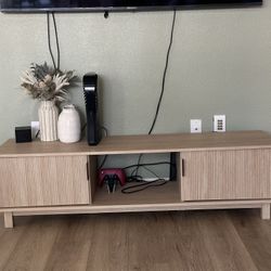 Entertainment Center/ TV Stand