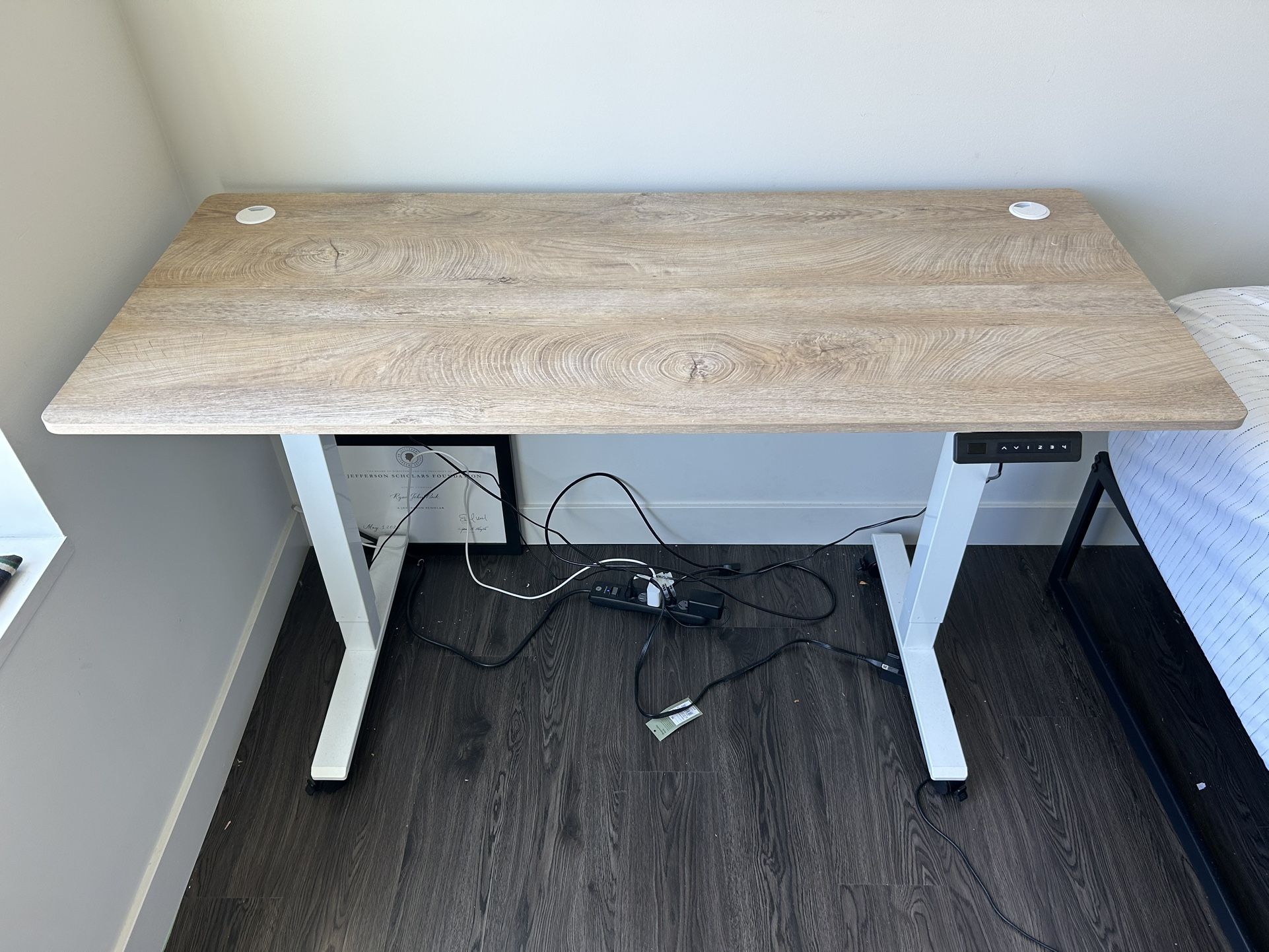 Hydraulic Standing Desk (Light Wood Grain / White)