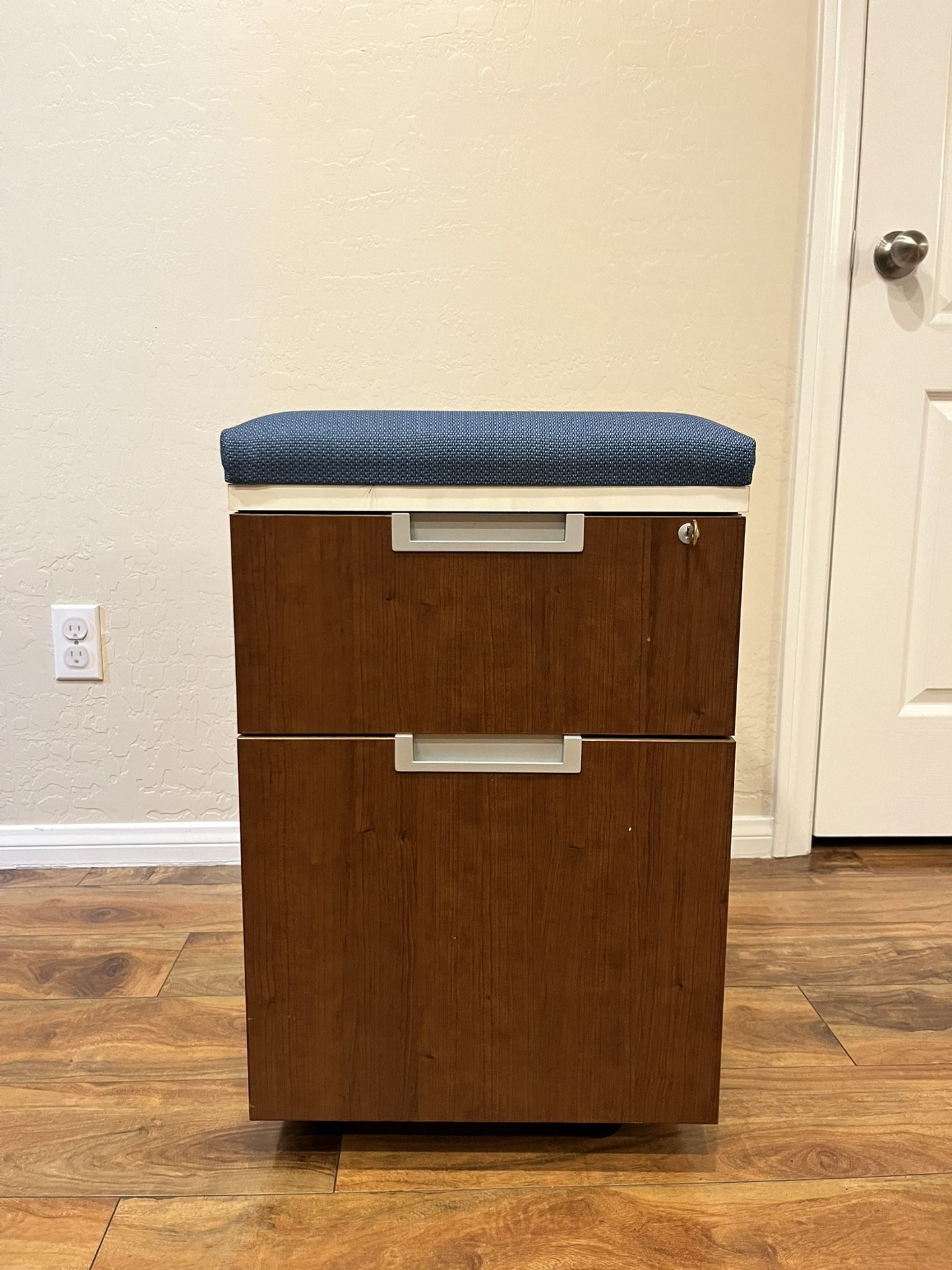 Rolling Filing Cabinet With Top Cushion 