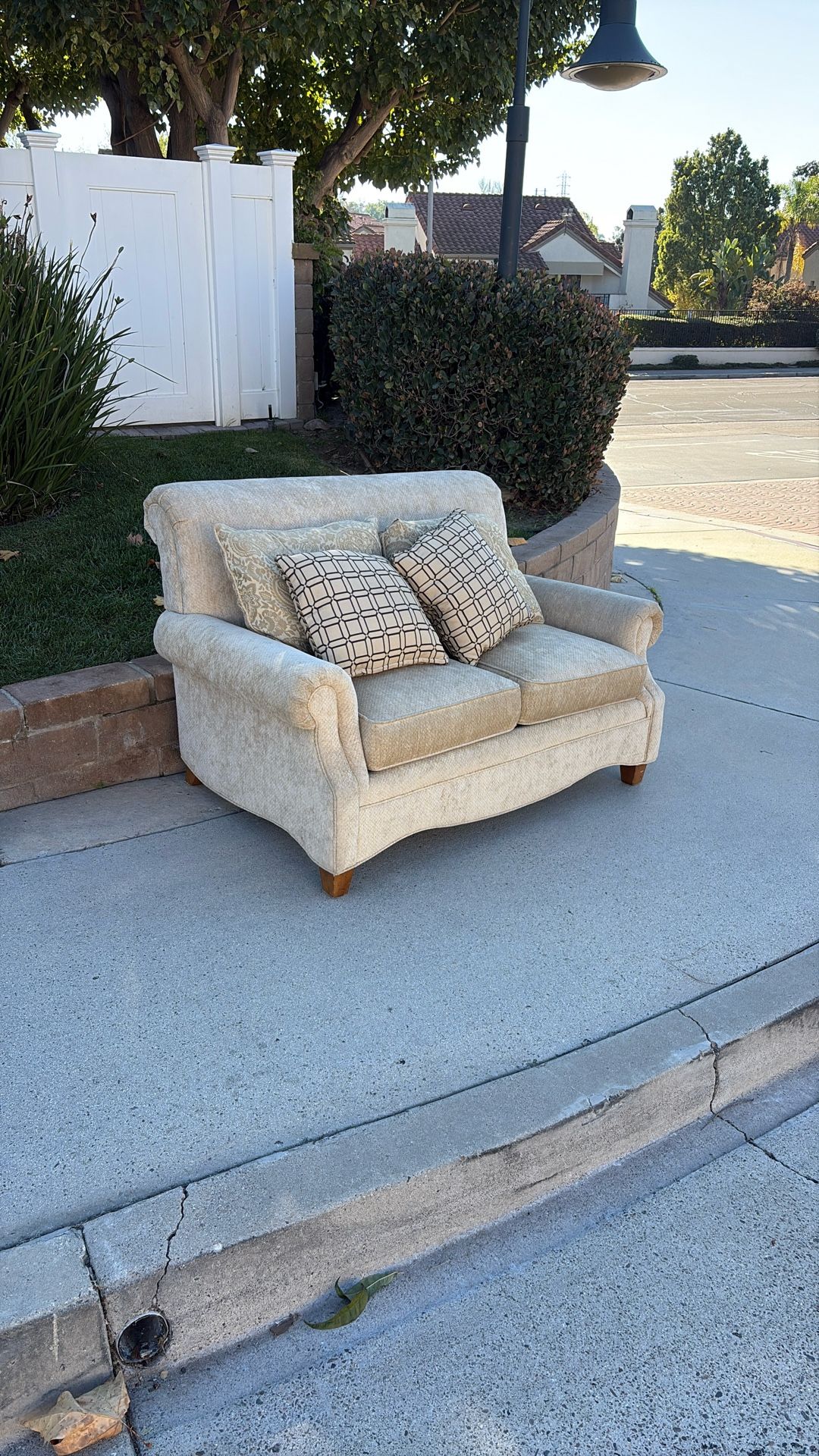 Free Love Seat