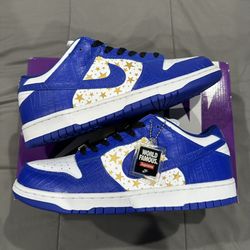 Nike SB Dunk Low Supreme Stars Hyper Royal 