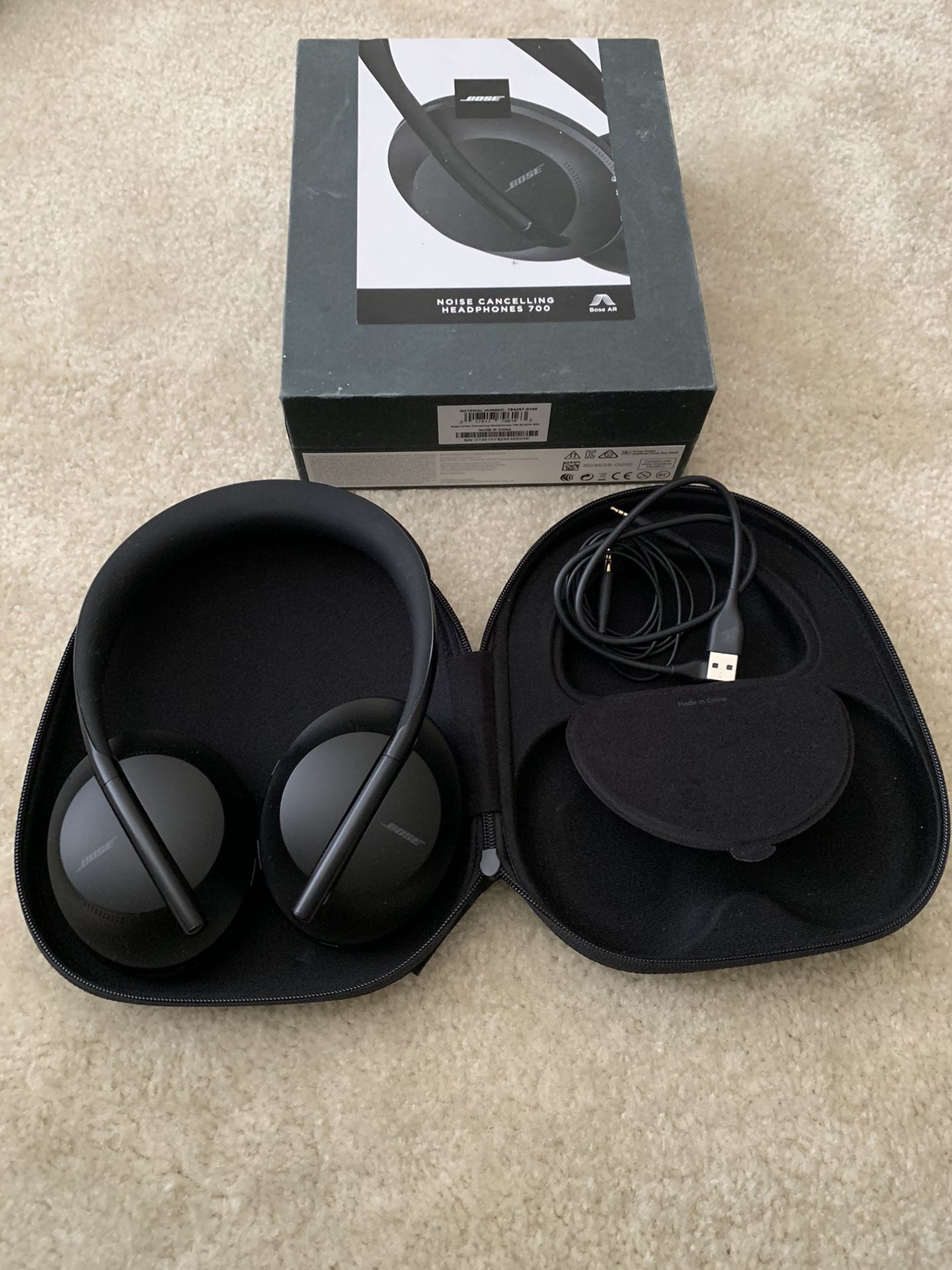 Bose noise cancelling headphones NC 700