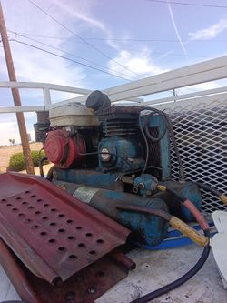 Gas compressor