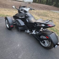 2009 CAN-AM SPYDER 