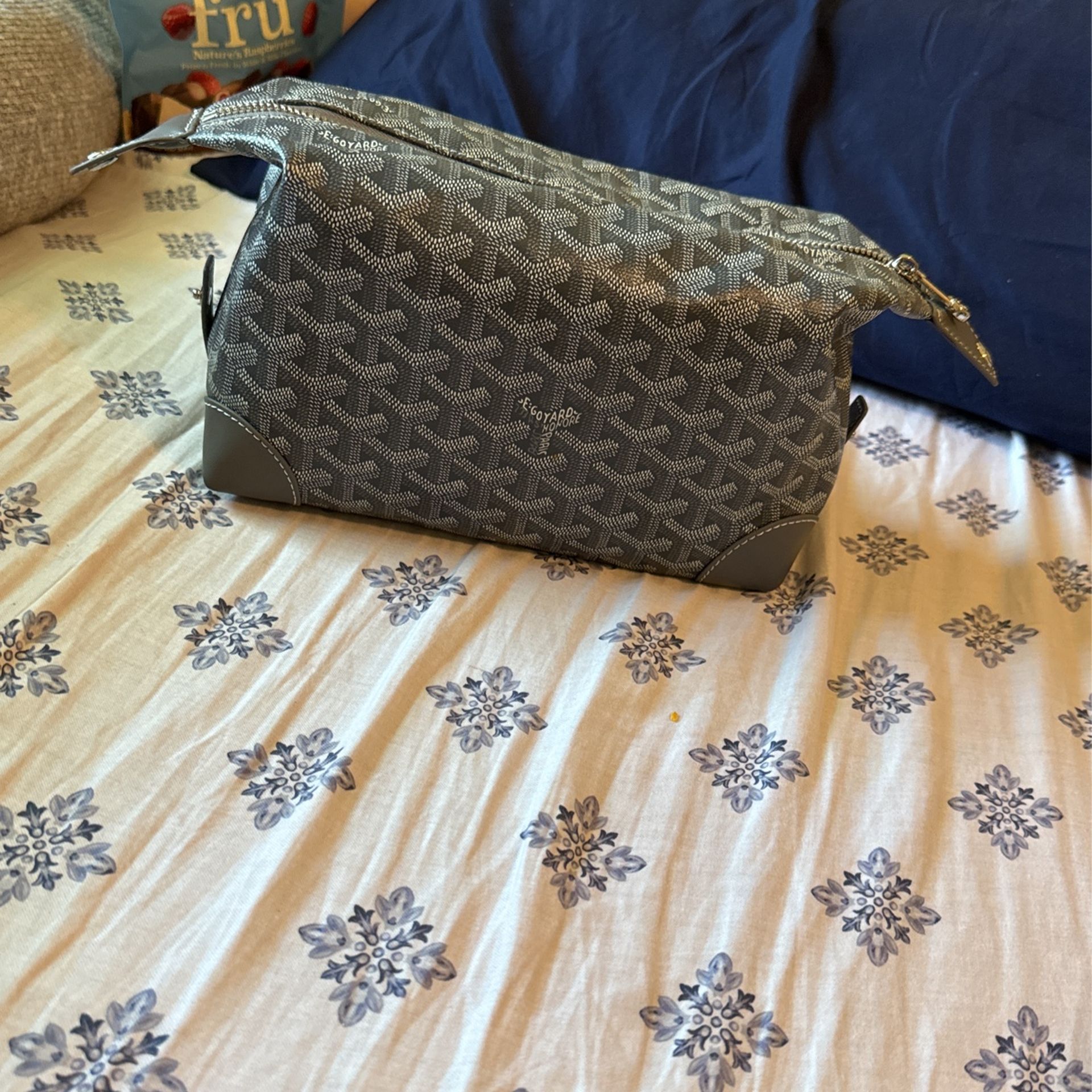 Brand New Gray Goyard Boeing 25 toiletry Bag