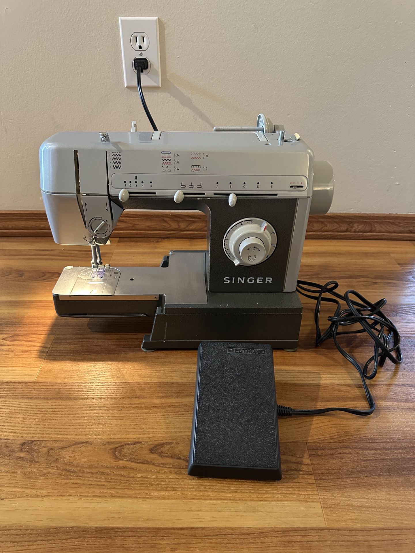 Singer CG-550C Sewing Machine