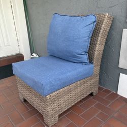 Wicker Outdoor Patio Chair With Cushions