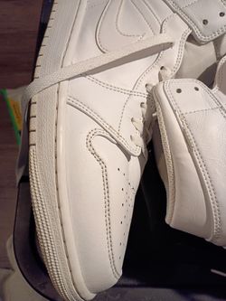 NIKE AIR JORDAN 1 RETRO TRIPLE WHITE SIZE 12