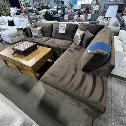 $1899 Brown Sofa Chaise 🤎✨ Easy Purchase Available ✅