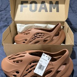 Adidas Yeezy Foam RNR Clay Red Size 12 Men