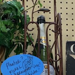 Metal Wine Botlestand