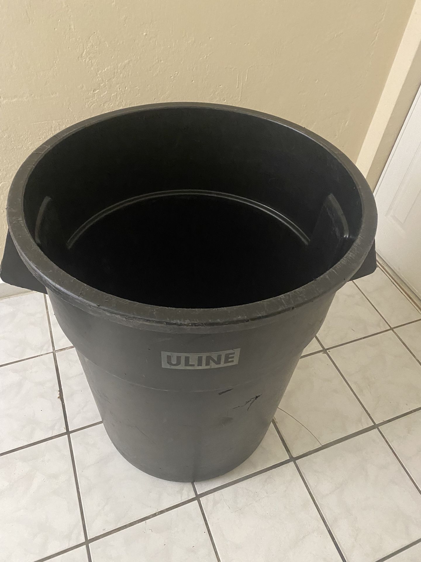 Trash Can - 55 Gallon, Black Heavy duty