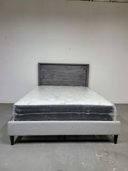 Modern Queen-size platform bed includes New ‘mattress