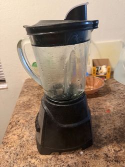 Black Countertop Blender with Glass Jar