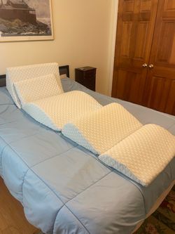 Lenora Adjustable Orthopedic Bed Wedge Pillow Set