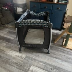 Baby Trend Play Pen