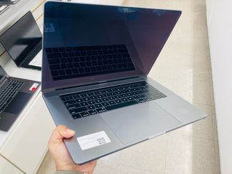 MacBook Pro 2018 16gb ram 1TB ssd