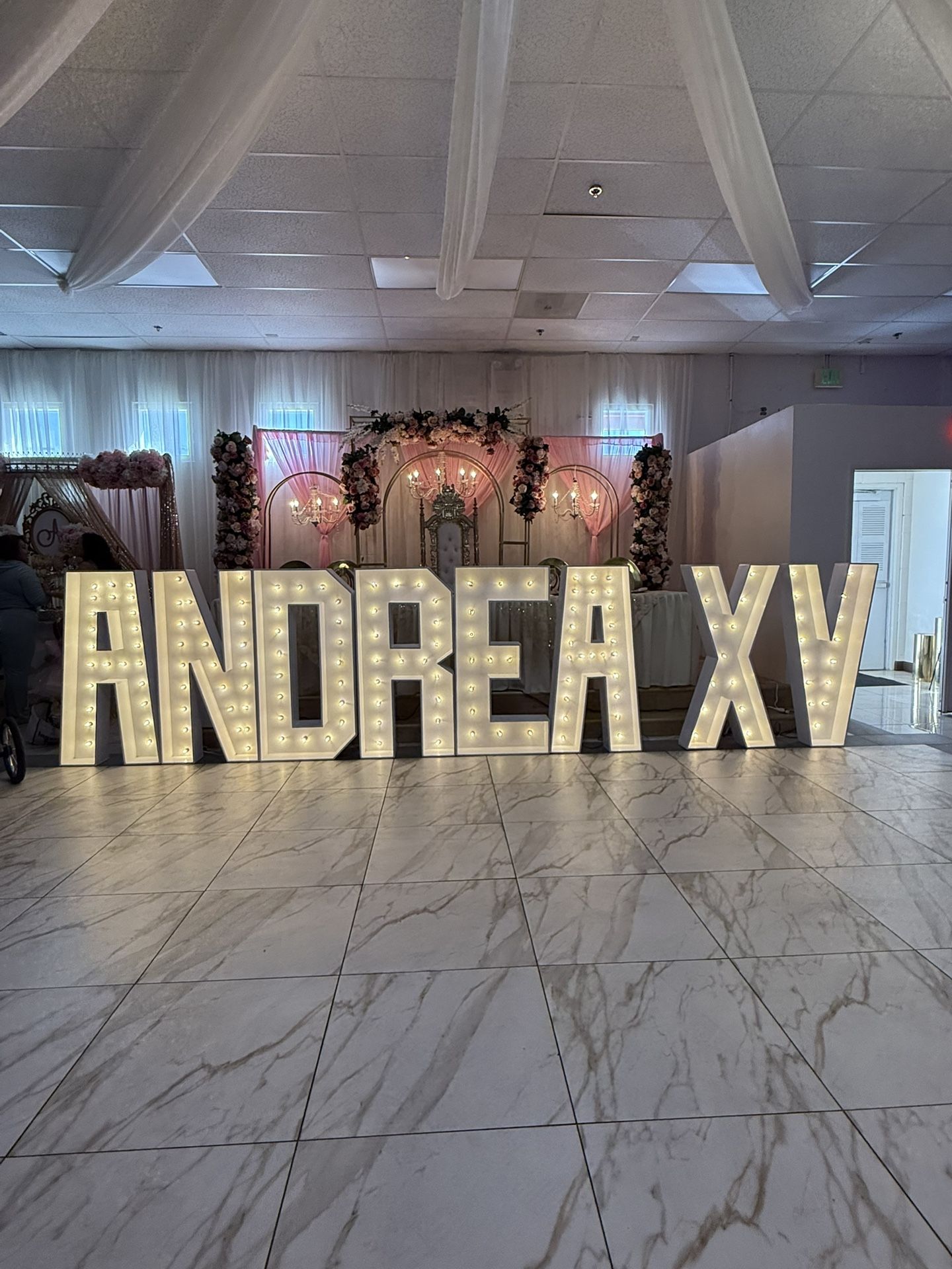 Marquee And Four Feet White