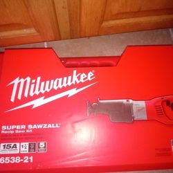 Milwaukee JigSaw And Dewalt Saw