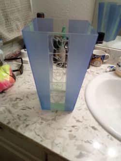 Beautiful vase Block crystal, hand cut, mouth blown, hand polished.