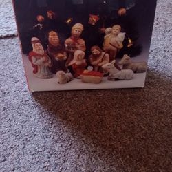 10 Piece Nativity Set Good Condition $5.00 