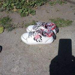 !! Girls Shoes Minnie Mouse Size 13