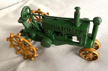 1930’s Old Tractor (solid metal toy)