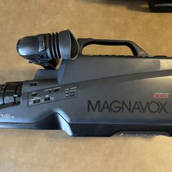 Magnavox VHS Camcorder Model CVL300AV01