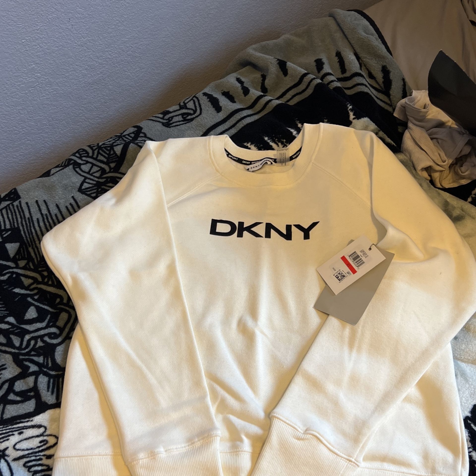 DKNY sweater 