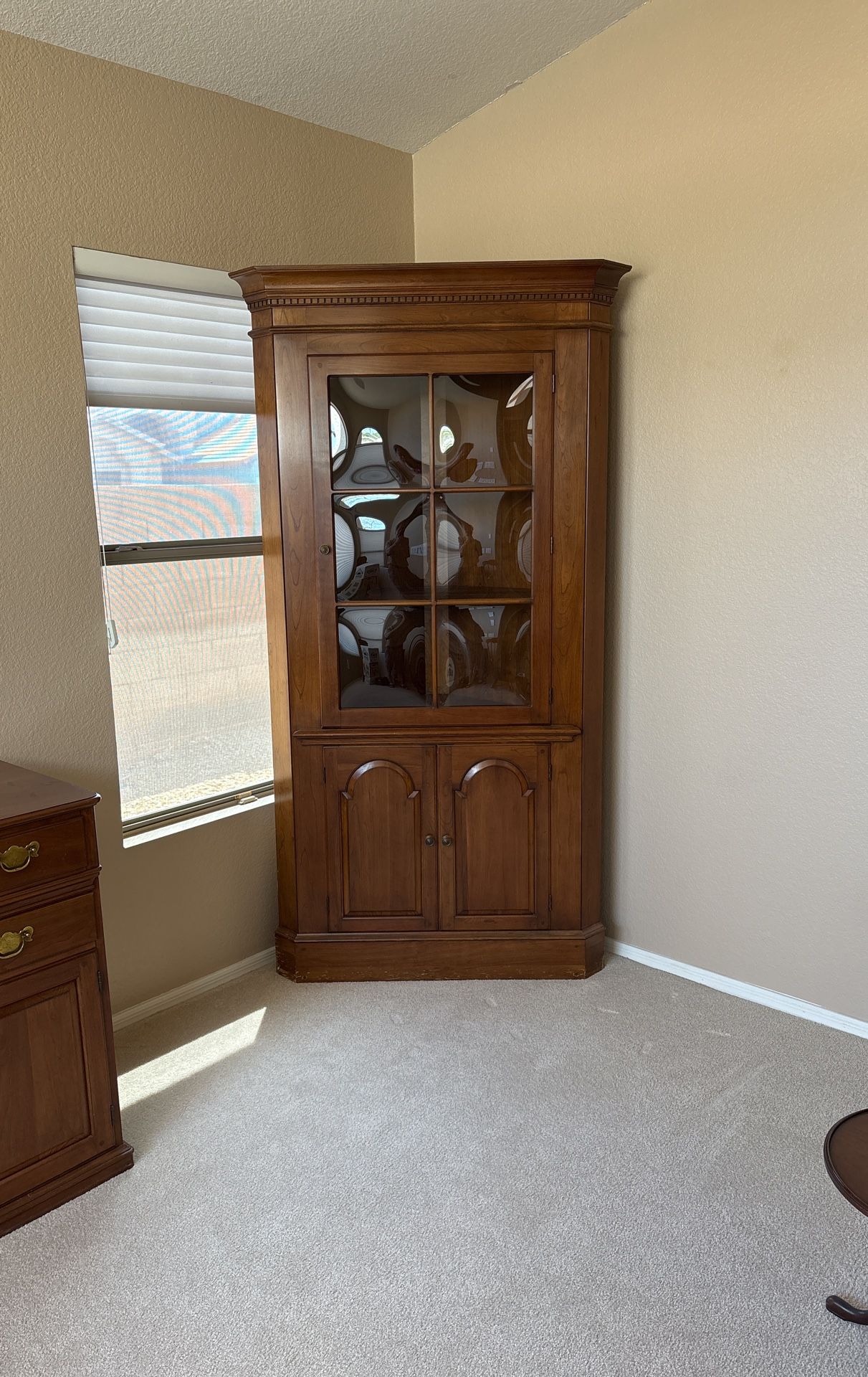 China Cabinet And Buffet (Nice)
