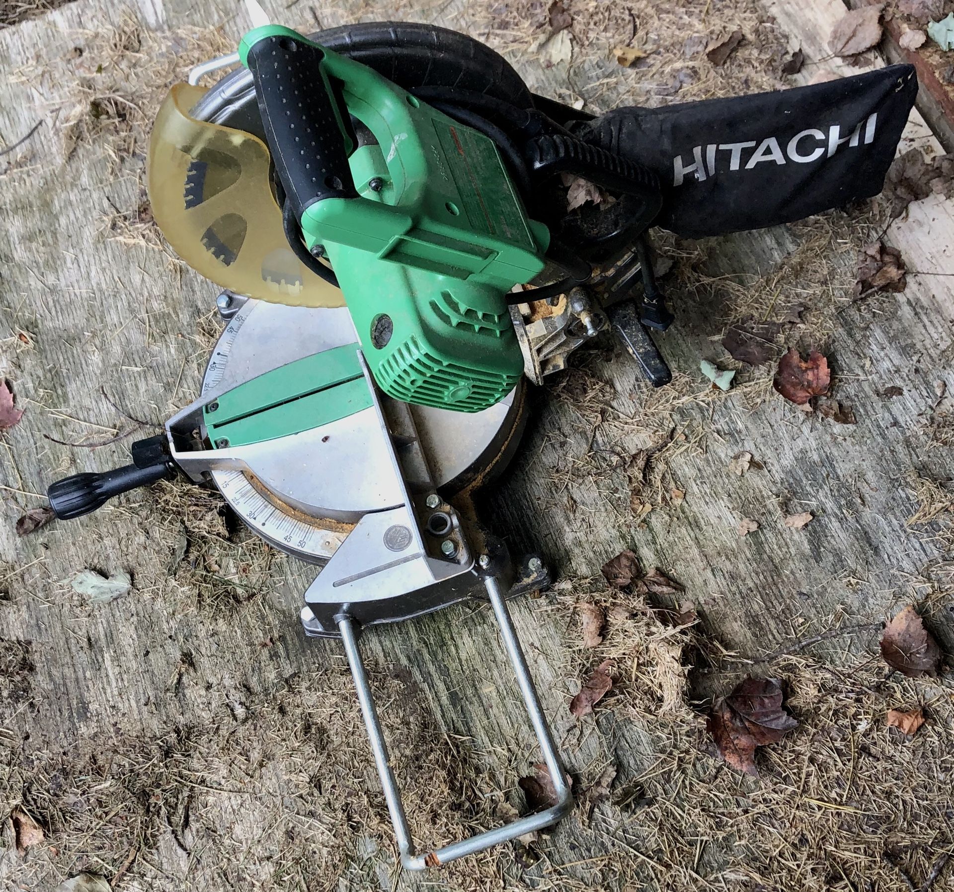 Hitachi 10” compound mitre saw