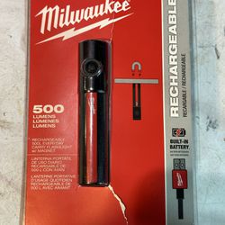Milwaukee 500 Lumens Flashlight New In Package 30$ 