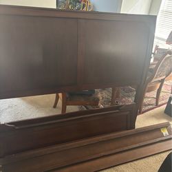 Queen size wood bed frame