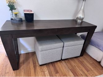 Table and two storage ottomans