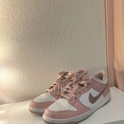 PINK NIKE AIR DUNKS (WOMEN)