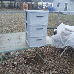 Sterlilte Storage Container With 3 Drawers 