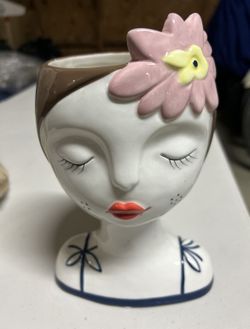 Adorable Vase Head