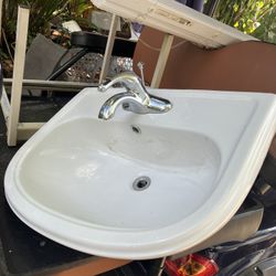 Large Sink With Pedestal 