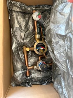 Commercial grade plumbing hi-low water temp control system