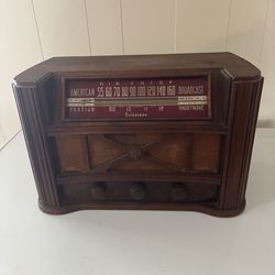 Vintage Firestone Air Chief Tube Radio