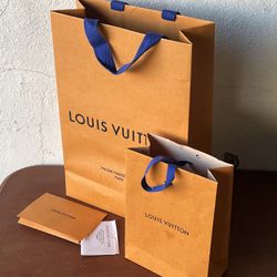 Like NEW! Lot Of 3Authentic LOUISVUITTON ShoppingTote PaperBags AndGift  Card Envelope