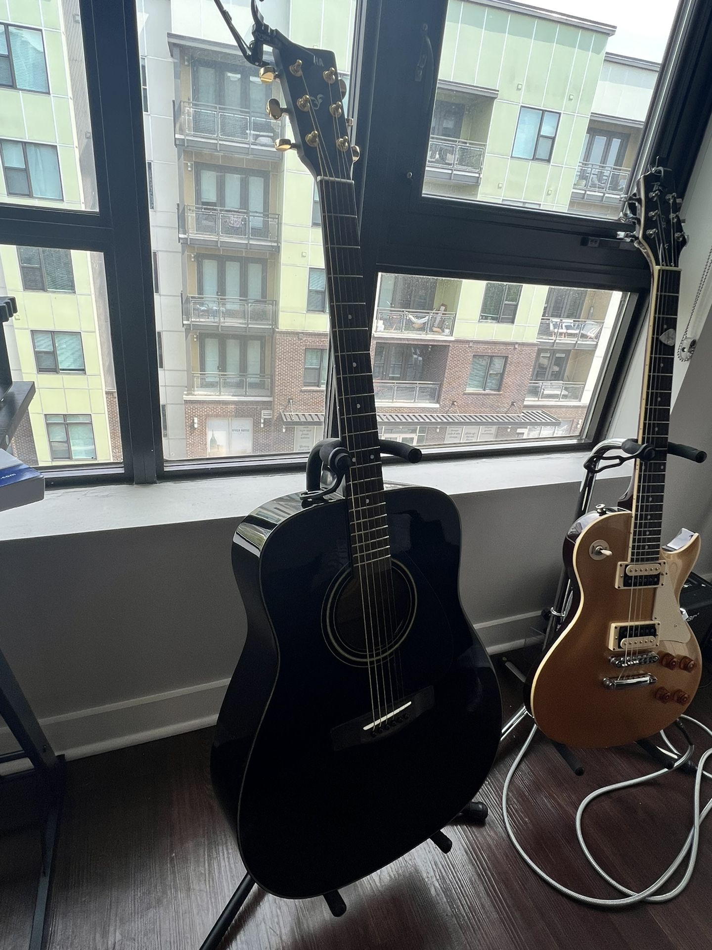F335 Yamaha Acoustic Guitar 