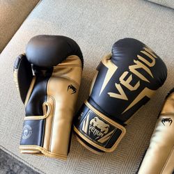 Venum Boxing Gloves 2 Pairs