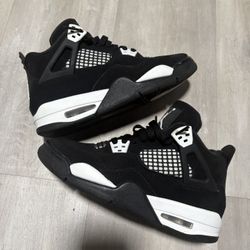 Jordan 4 